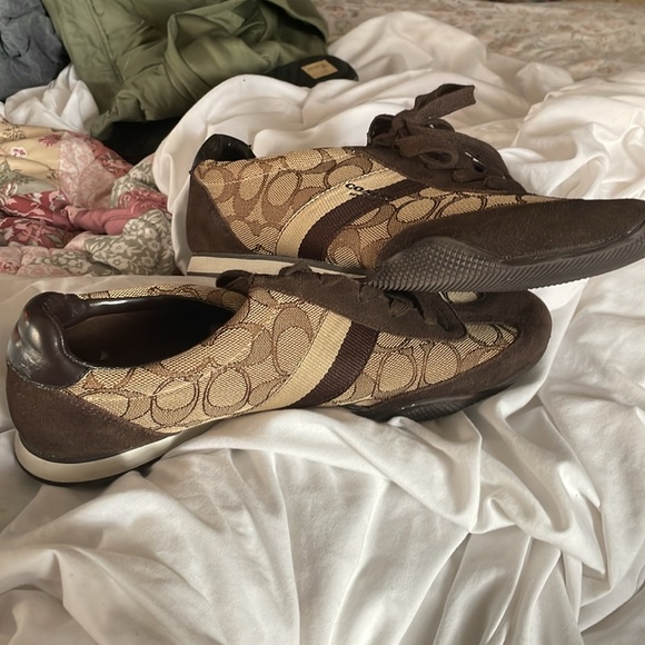 COACH Athletic Shoes EUC like new - Picture 1 of 5